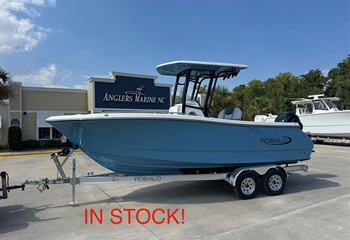 2027 Robalo R230 Atlas Blue Boat